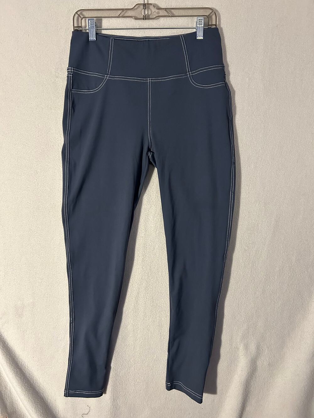 VooveeYa Gray Leggings Back Pockets Yoga Athleisure Activewear